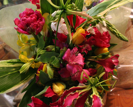 スタンド花　花束　花ギフト　花を贈る　フラワーギフト　誕生日花さやかさん花束