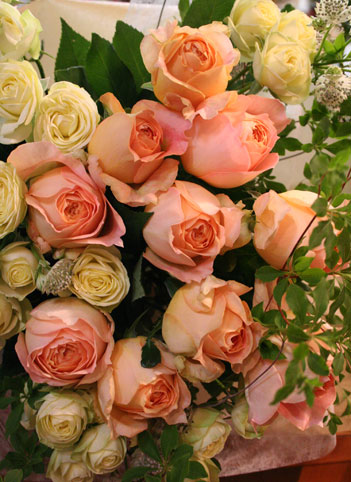 スタンド花　花束　花ギフト　花を贈る　フラワーギフト　誕生日花キャラメル