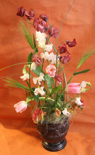 スタンド花　花束　花ギフト　花を贈る　フラワーギフト　誕生日花えみこさんフリンジ